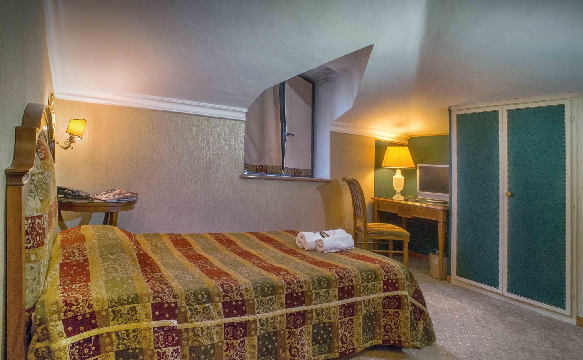 Grand Hotel Helio Cabala มารีโน ภายนอก รูปภาพ