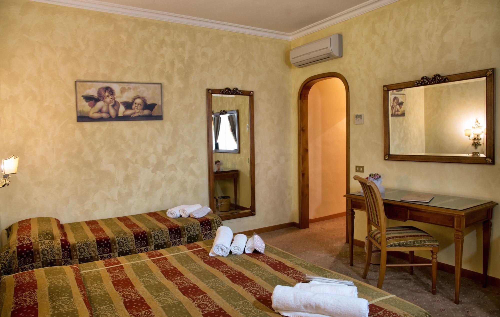 Grand Hotel Helio Cabala มารีโน ภายนอก รูปภาพ