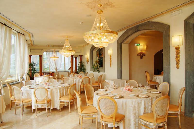 Grand Hotel Helio Cabala มารีโน ภายนอก รูปภาพ